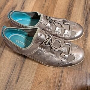 Ecco Women's 7.5 Silver Metallic Sneakers